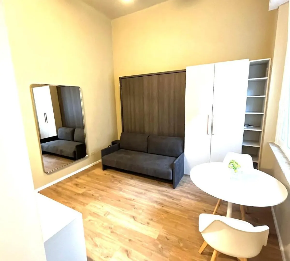 Casa Asia Viareggio 0*,